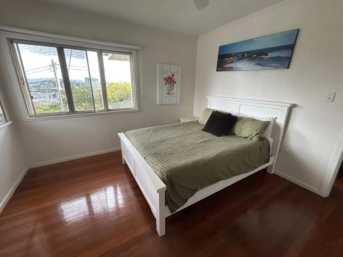 Hill Top 2-Bedroom Home With Charming View بريزبين شقة